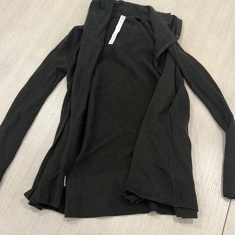 Lululemon green sweater